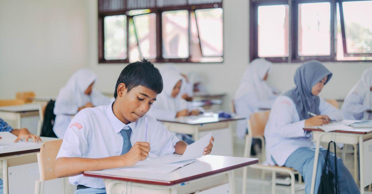 A importância de estudar para o ENEM com provas anteriores e simulados