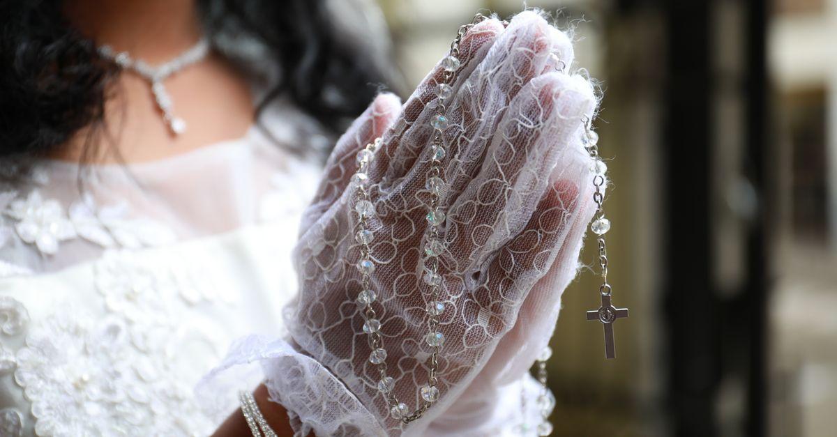 Como Praticar a Fé Católica no Dia a Dia: Rituais de Oração, Sacramentos e Virtudes